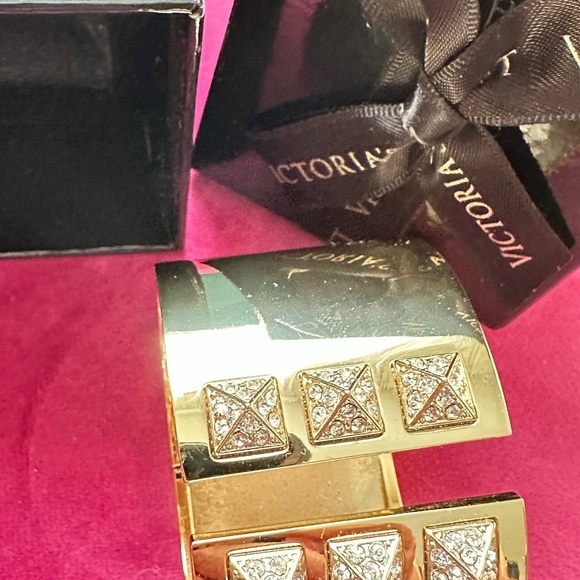 Victoria's Secret Gold Cuff Scandalous Rhinestone Hinged Size 6 - Picture 4 of 11